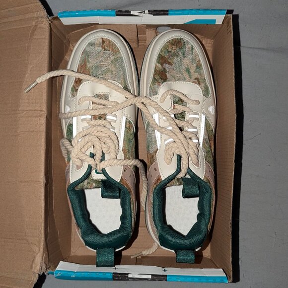 NWT chunky men's green and white sneakers with oil paint art design - Picture 2 of 5